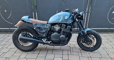 Suzuki cafe racer