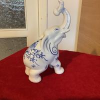Statua elefante in porcellana