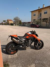 KTM DUKE 790