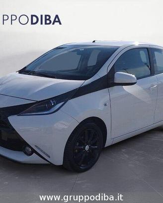 Toyota Aygo II 2014 5p 1.0 x-play m-mt my15