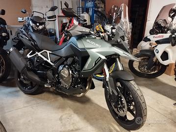 Suzuki V Strom 800 SE 