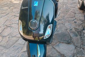Vespa scooter 50