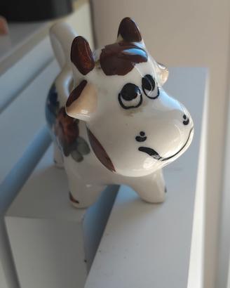 mucca in porcellana 