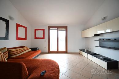 Secondo ed ultimo piano con posto auto