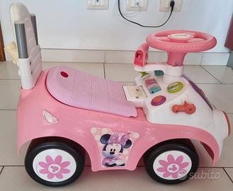 Macchinina Cavalcabile Minnie con luci e suoni