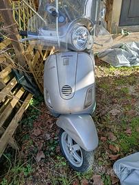 Piaggio Vespa 150 LX