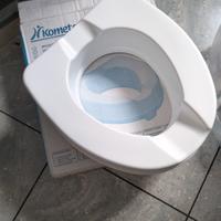 Rialzo wc.  Uno semplice e uno con braccioli.