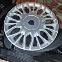 3 cerchi con copricerchi ypsilon 2015. No perdite 