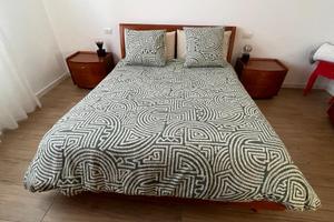 Camera da letto completa in legno di ciliegio