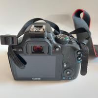 Canon EOS 100D con obbiettivo 50 mm e 18-55 mm