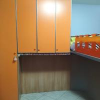 cameretta soppalco con scala contenitori