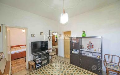 Appartamento posto al primo piano a Spartà