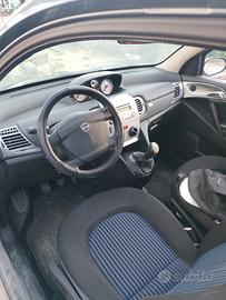 lancia y
