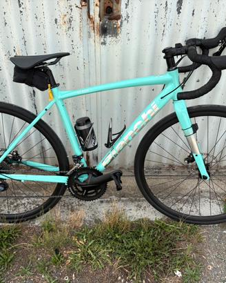 Bici da corsa Bianchi via nirone 7