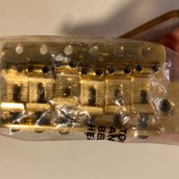 Fender Stratocaster bridge gold nuovo confezionato