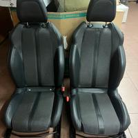 Tappezzeria Peugeot 2008 in pelle anno 2020