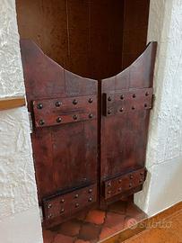 Porte a battente stile pub-saloon