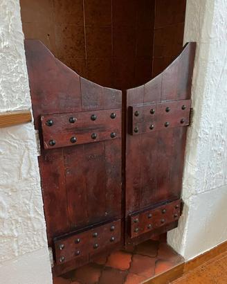 Porte a battente stile pub-saloon