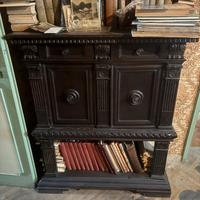 Mobile sardo con libreria