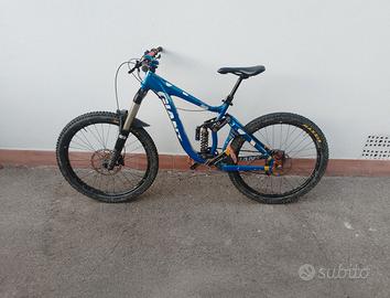 MTB Giant Reign 26"