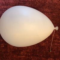 Lampada da parete a forma di palloncino