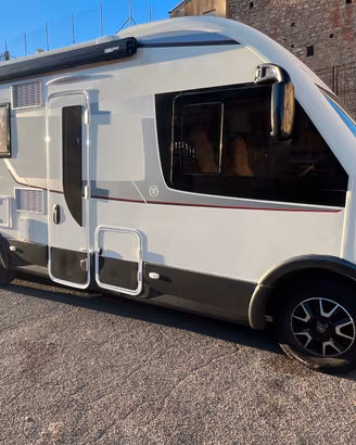 Motorhome MAGNUM 80 del 2011 letto nautico.