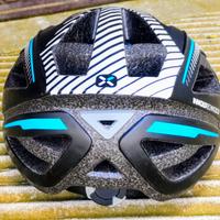 Casco da bici per adulto.