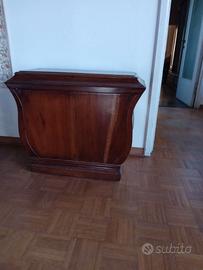 armadietto a due ante