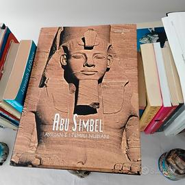 libro Abu Simbel con fotografie dei templi 