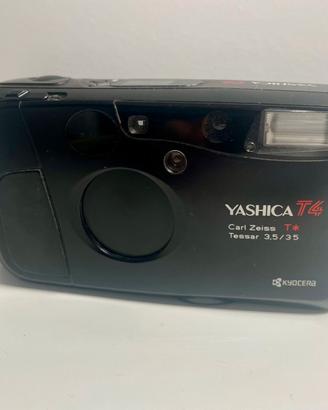 Yashica T4 ottica Zeiss Tessar 35mm f3.5