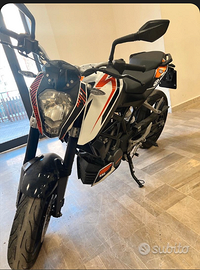 Duke 125 2015