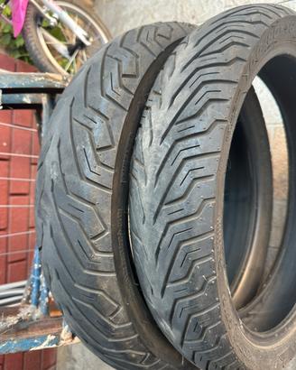 Gomme scooter