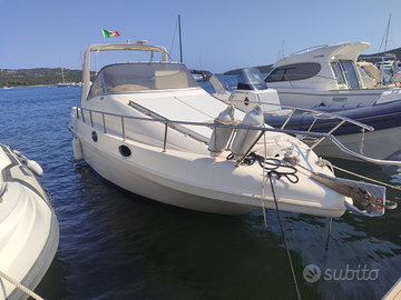 Barca con due motori