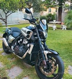Componenti AGRAS per Yamaha VMAX 1700