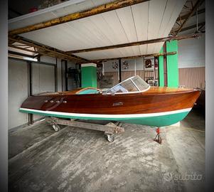 Motoscafo d epoca Piantoni