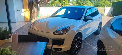 PORSCHE CAYENNE - PLATINUM EDITION - GANCIO TRAINO