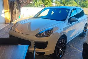PORSCHE CAYENNE - PLATINUM EDITION - GANCIO TRAINO