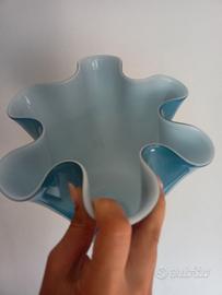 Vaso decorativo in vetro – blu e bianco,