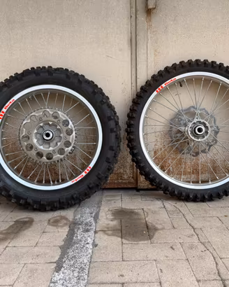 Ruote cerchi Beta rr con dischi e corona