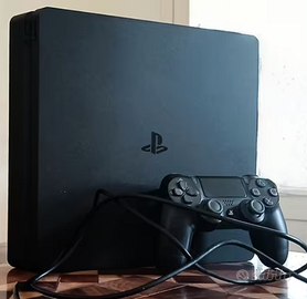 Ps4 Slim + 4 giochi + controller e cavi