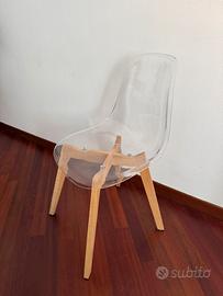 Set di 4 sedie trasparenti con gambe in legno