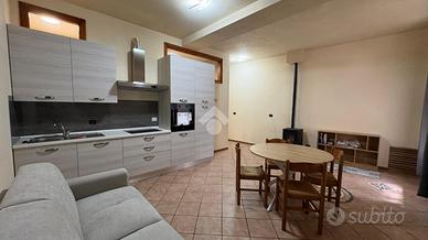 MONOLOCALE A ROSSANA