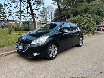 Peugeot 208 1.4 HDi neopatentati - full optional