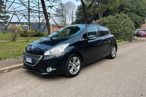 Peugeot 208 1.4 HDi neopatentati - full optional