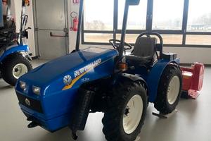 Trattore New Holland TI 3.25