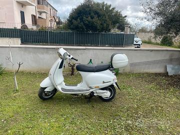 Vespa ET4