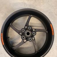 Cerchio posteriore moto