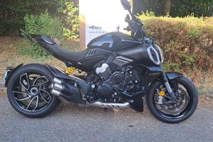 Ducati Diavel V4