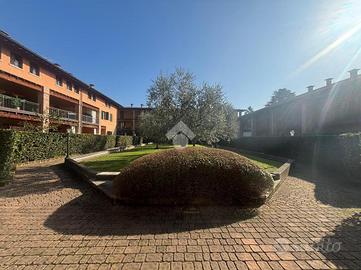 VILLA A SCHIERA A REZZATO