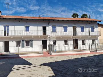 CASA SEMINDIPENDENTE A VEZZA D'ALBA